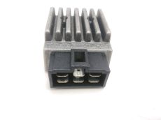 Regulateur de tension