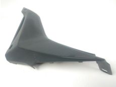 Cache lateral gauche