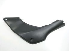 Cache lateral gauche