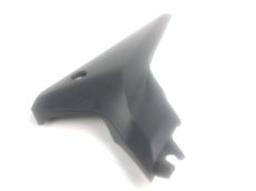 Cache lateral gauche