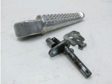 Repose pieds arriere droit