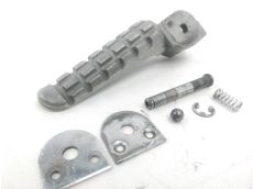 Repose pieds arriere droit