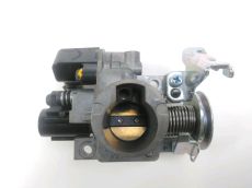 Corps d'injection gauche