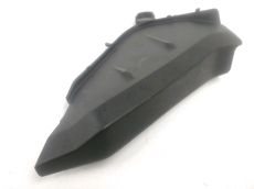 Cache lateral gauche