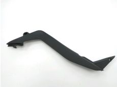 Cache lateral gauche