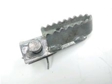 Repose pieds avant gauche