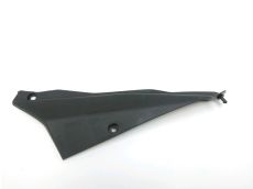 Cache lateral gauche