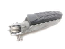 Repose pieds avant droit