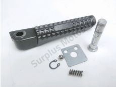 Repose pieds arriere droit