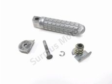 Repose pieds arriere droit