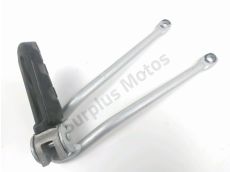 Platine et repose pieds arriere droit