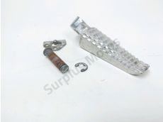 Repose pieds arriere droit