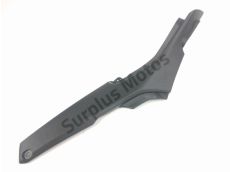 Cache lateral gauche