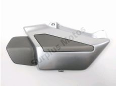 Cache lateral gauche