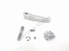 Repose pieds arriere droit