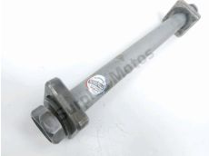 Axe de roue arriere