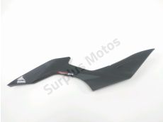 Cache lateral gauche