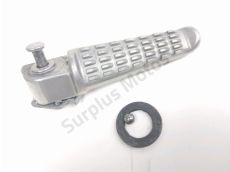 Repose pieds arriere droit