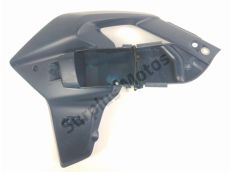 Cache lateral gauche