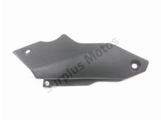 Cache lateral gauche