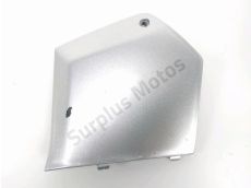 Cache lateral gauche