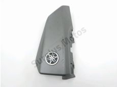 Cache lateral gauche