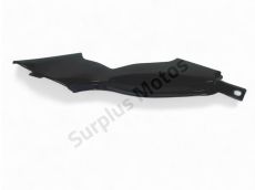 Cache lateral droit