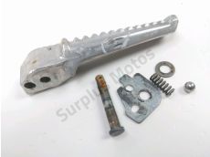 Repose pieds arriere droit