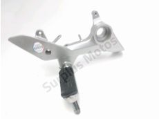 Platine avant droite