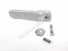 Repose pieds arriere droit