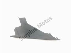 Cache lateral gauche