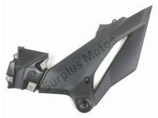 Cache lateral gauche