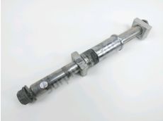 Axe de roue arriere