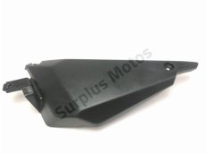 Cache lateral gauche