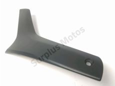 Cache lateral gauche