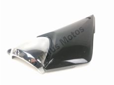 Cache lateral gauche