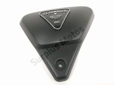 Cache lateral gauche