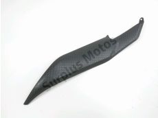 Cache lateral gauche