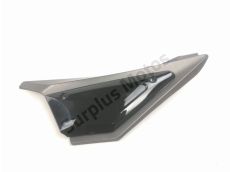 Cache lateral gauche