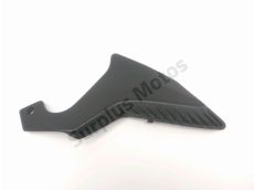 Cache lateral gauche