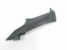 Cache lateral gauche