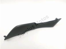 Cache lateral gauche