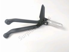 Platine et repose pieds arriere gauche