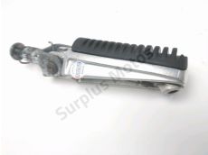 Repose pieds avant droit