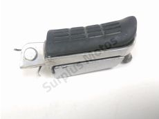 Repose pieds avant gauche