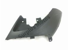 Cache lateral gauche