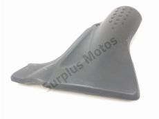 Cache lateral gauche