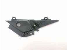 Cache lateral gauche