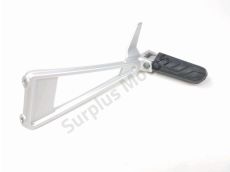 Platine et repose pieds arriere gauche