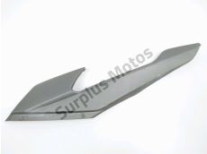 Cache lateral gauche